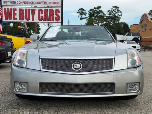 Used 2007 Cadillac XLR V RWD image 2