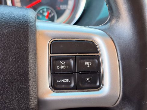 Used 2015 Dodge Grand Caravan SXT w/ UConnect Hands-Free Group FWD image 23