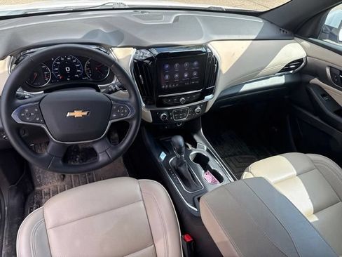 Used 2023 Chevrolet Traverse Premier AWD/4WD image 22