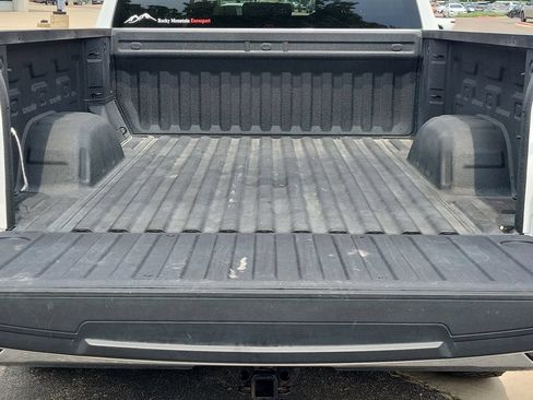 Used 2021 Chevrolet Silverado 1500 LT AWD/4WD image 19