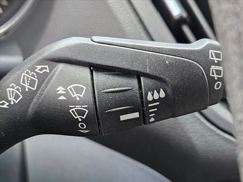 Used 2017 Ford Escape SE w/ Equipment Group 201A FWD image 10