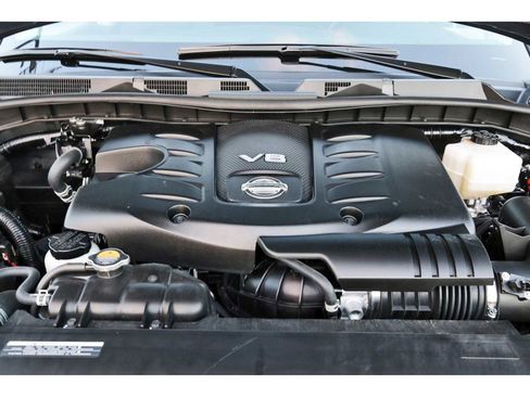 Used 2024 Nissan Armada SL w/ Captain's Chairs Package image 32