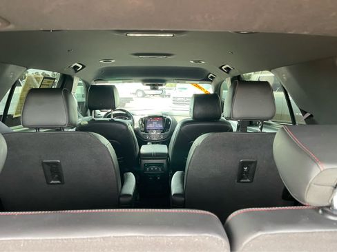 Used 2023 Chevrolet Traverse RS FWD image 23