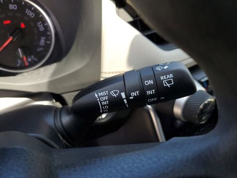 Used 2019 Toyota RAV4 XLE FWD image 22