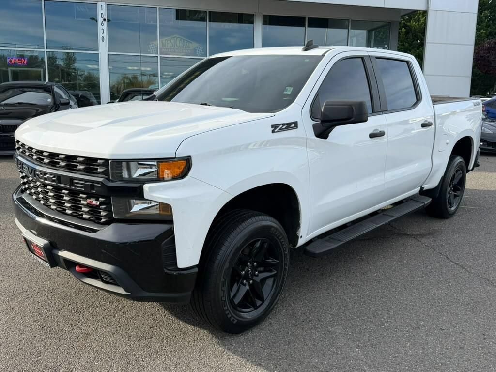 Used 2019 Chevrolet Silverado 1500 Custom Trail Boss w/ Custom Convenience Package AWD/4WD image 3