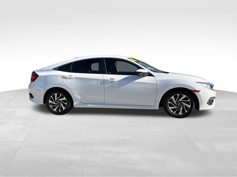 Used 2018 Honda Civic EX image 8