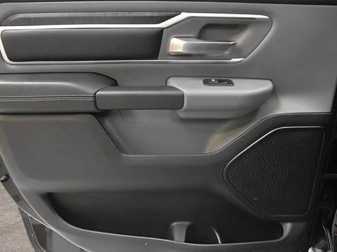 Used 2019 RAM 1500 Big Horn RWD image 14
