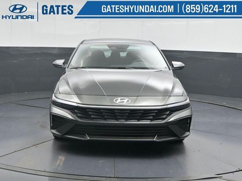 New 2026 Hyundai Elantra SE FWD image 5