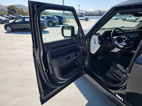 Used 2023 Land Rover Defender 110 AWD/4WD image 19