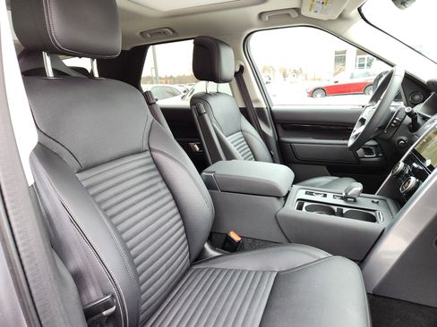 Certified 2024 Land Rover Discovery S image 16