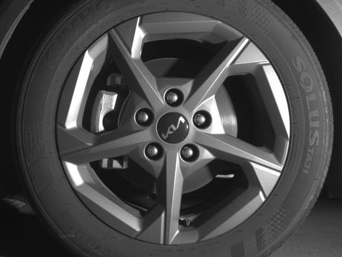 Used 2025 Kia K4 LXS image 12