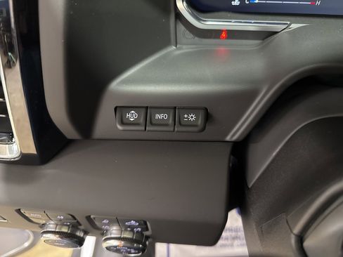 New 2025 GMC Sierra 3500 Denali w/ Denali Reserve Package image 22