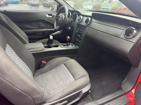 Used 2009 Ford Mustang GT image 10