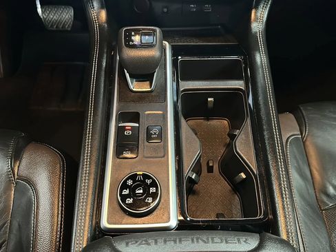 Used 2022 Nissan Pathfinder Platinum w/ Cargo Package image 28