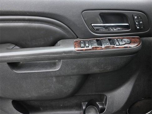 Used 2013 GMC Yukon XL Denali image 28