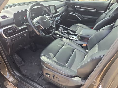 Used 2025 Kia Telluride S FWD image 10