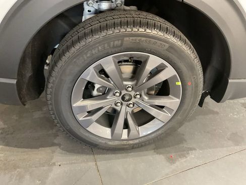 New 2026 Ford Explorer Active w/ Active Comfort Package image 23