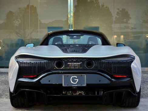 New 2026 McLaren Artura image 5