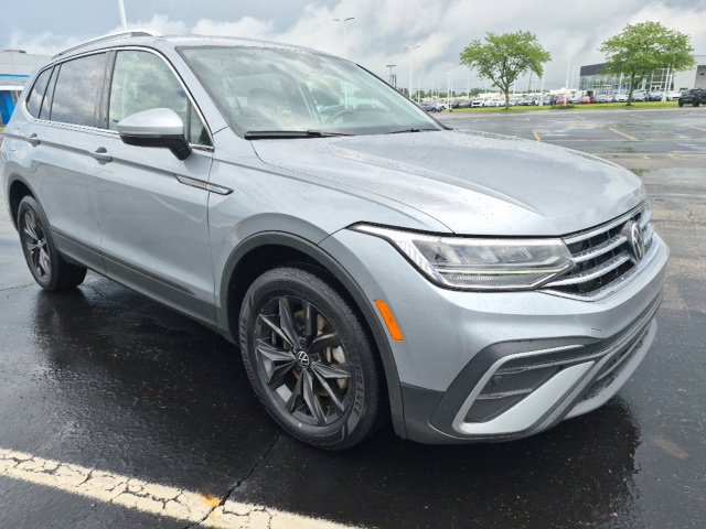 Used 2024 Volkswagen Tiguan SE AWD/4WD image 3