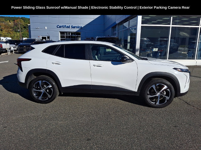 Used 2024 Chevrolet Trax RS w/ Sunroof Package FWD image 10