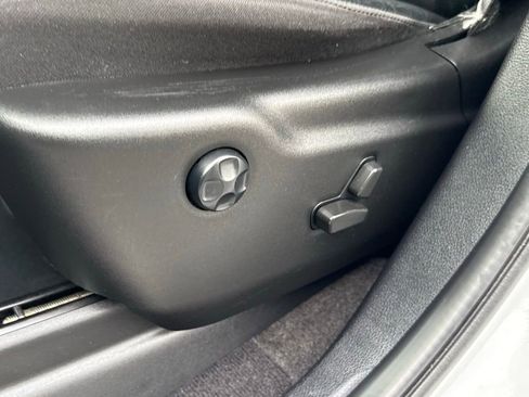 Used 2022 Jeep Grand Cherokee Limited image 13