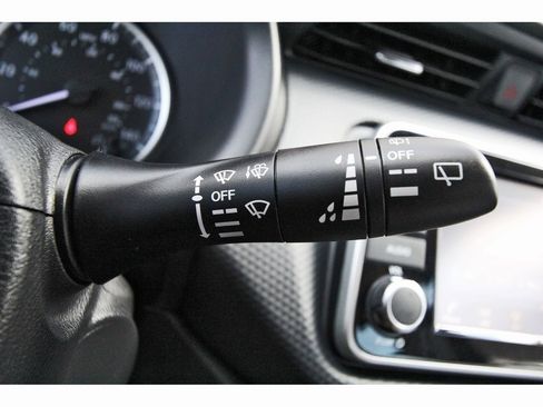 Used 2023 Nissan Kicks S w/ Interior Electronics Package image 18