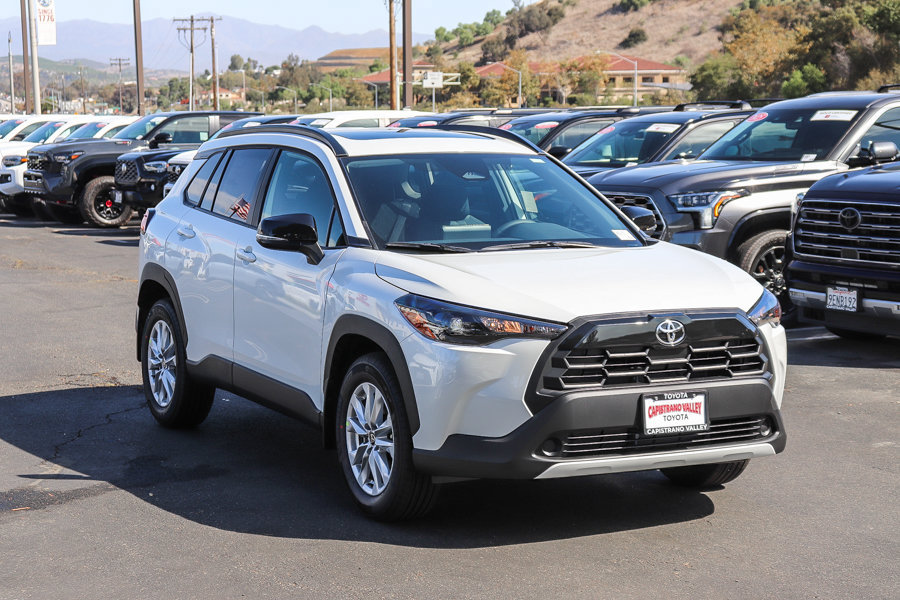 New 2026 Toyota Corolla Cross LE w/ Moonroof Package FWD image 2