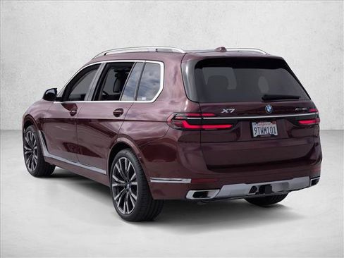 Used 2025 BMW X7 xDrive40i w/ Parking Assistance Package AWD/4WD image 8