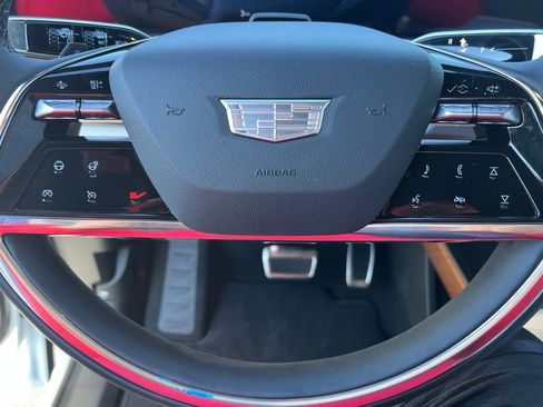 New 2026 Cadillac Vistiq Luxury image 19