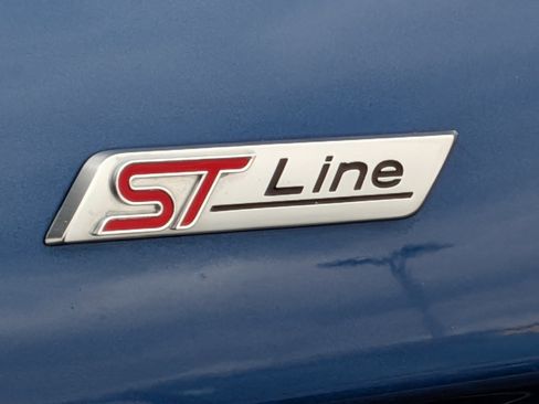 Used 2020 Ford Edge ST-Line w/ Cold Weather Package image 9