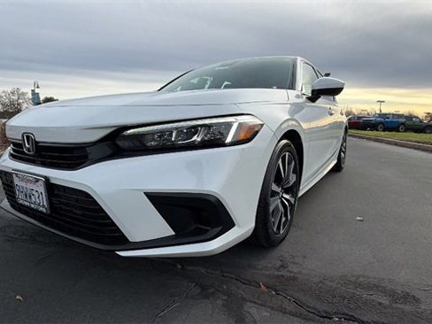 Used 2023 Honda Civic EX image 9