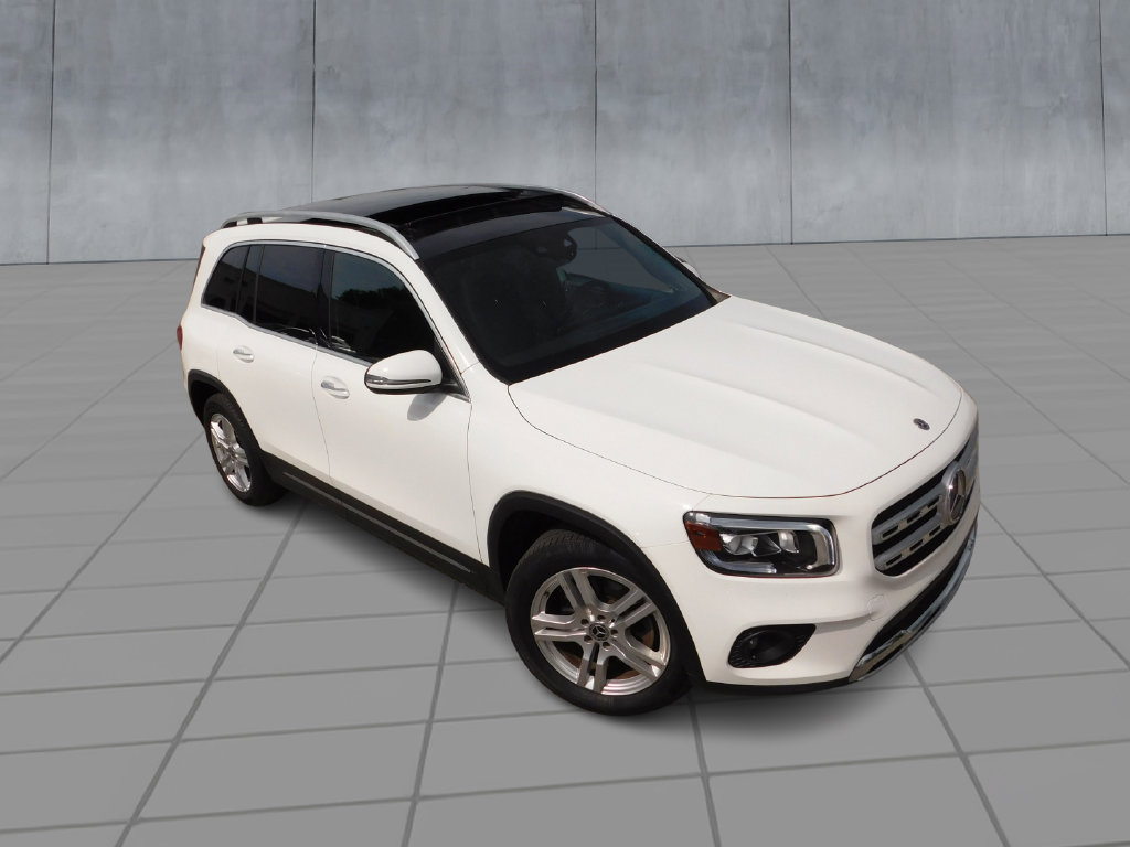 Used 2021 Mercedes-Benz GLB 250 4MATIC w/ Premium Package image 2