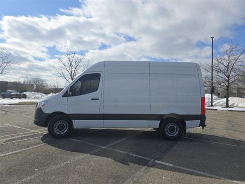 Used 2024 Mercedes-Benz Sprinter 144 Cargo image 12