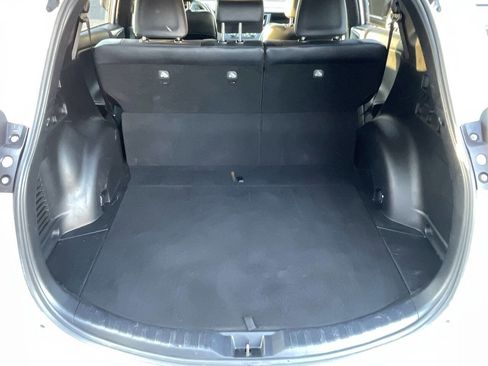 Used 2016 Toyota RAV4 SE image 15