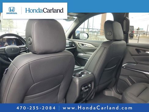 Used 2025 Chevrolet Traverse LT w/ Midnight/Sport Edition image 26