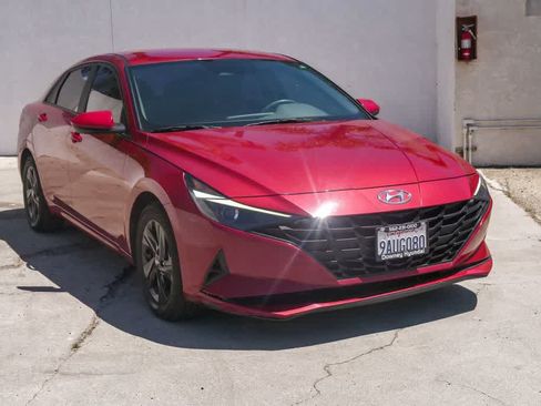 Used 2022 Hyundai Elantra Blue FWD image 3