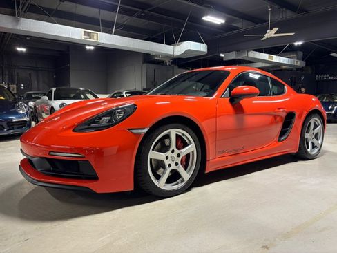 Used 2018 Porsche 718 Cayman S RWD image 6