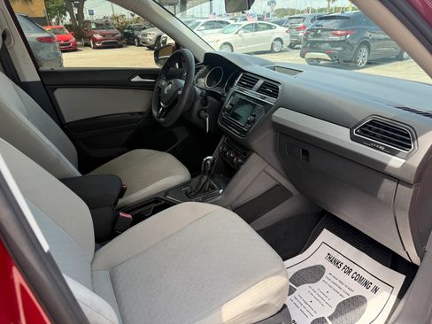 Used 2019 Volkswagen Tiguan S image 17