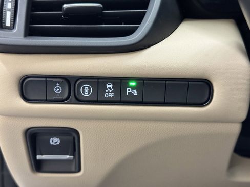 Used 2025 Acura TLX w/ Technology Package image 18