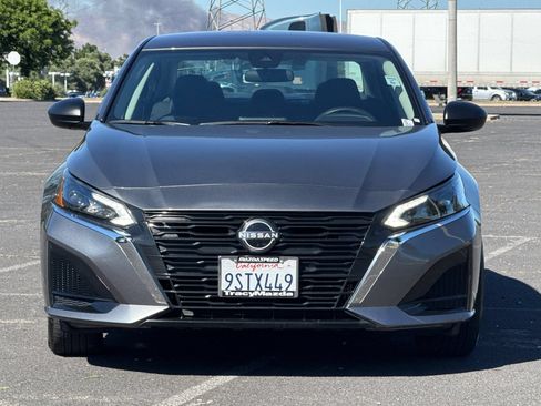 Used 2025 Nissan Altima 2.5 SV FWD image 10