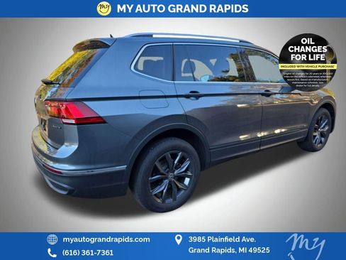 Used 2022 Volkswagen Tiguan SE image 7