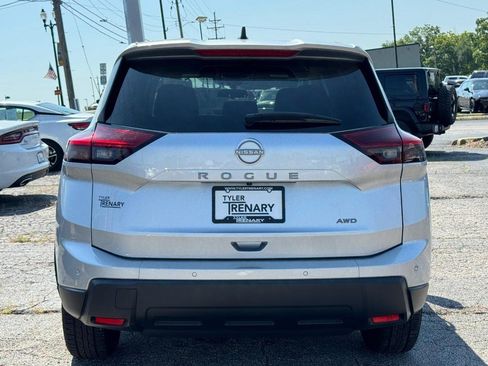 Used 2024 Nissan Rogue S AWD/4WD image 5