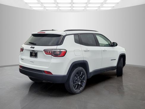 New 2026 Jeep Compass Latitude image 4