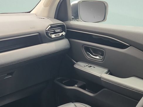Used 2025 Honda Pilot EX-L image 16