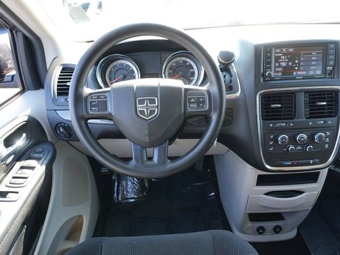 Used 2020 Dodge Grand Caravan SE w/ UConnect Hands-Free Group FWD image 19