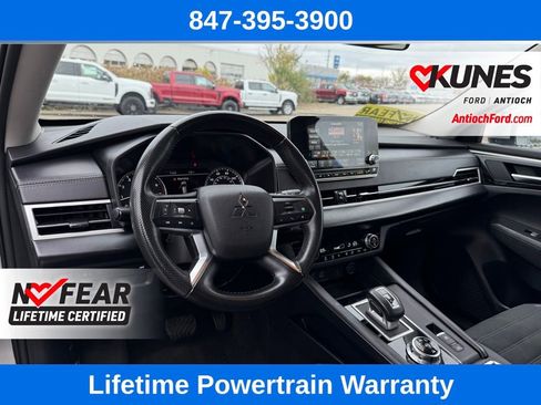 Used 2024 Mitsubishi Outlander SE image 34