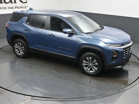 New 2026 Chevrolet Equinox LT w/ Convenience Package II FWD image 16