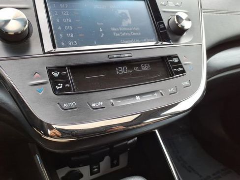 Used 2017 Toyota Avalon XLE Premium w/ All Weather Liner Package FWD image 25