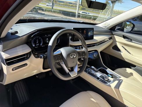 Certified 2025 INFINITI QX60 Luxe image 12