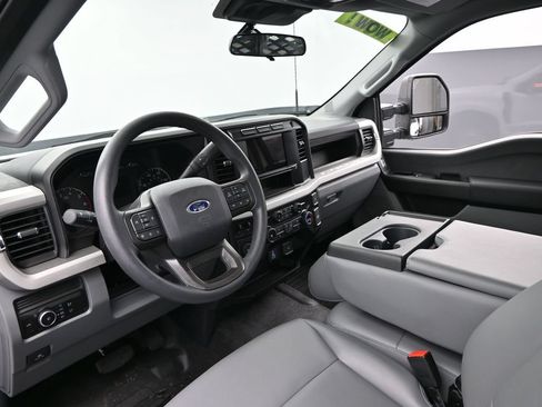 Used 2023 Ford F250 XL w/ XL Chrome Package RWD image 21